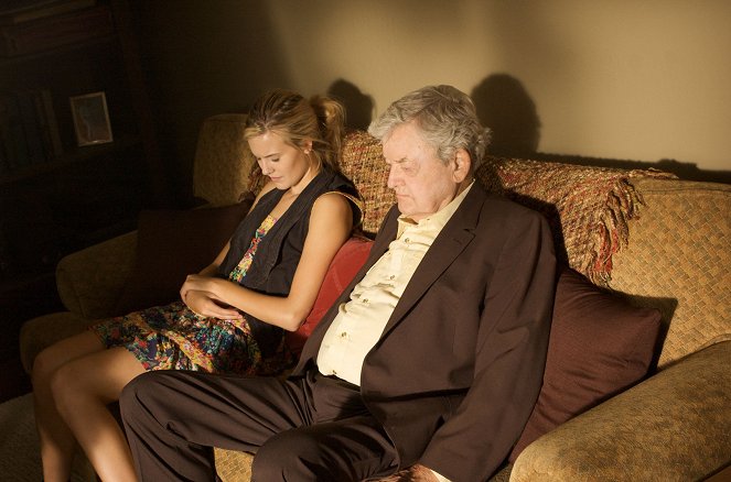 Flying Lessons - Photos - Maggie Grace, Hal Holbrook
