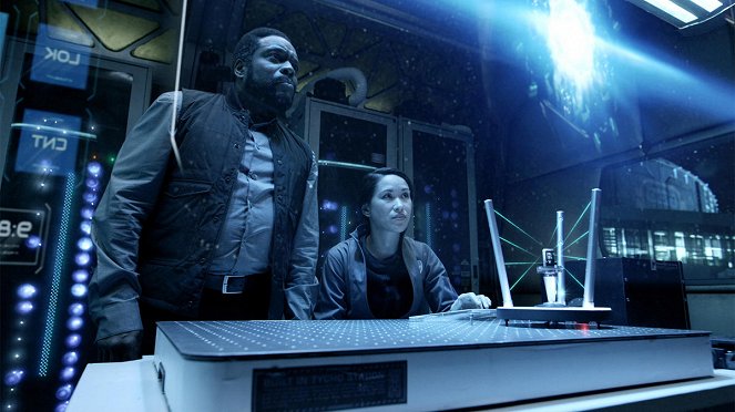 The Expanse - Salvage - Photos - Chad L. Coleman, Alli Chung