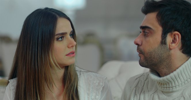 Adana İşi - De la película - Ceyda Ateş Toplusoy, Melih Selçuk
