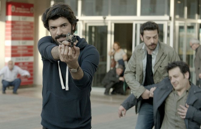 Kara Para Aşk - De la película - Engin Akyürek, Ahmet Tansu Taşanlar