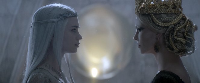 Las crónicas de Blancanieves: El cazador y la reina del hielo - De la película - Emily Blunt, Charlize Theron