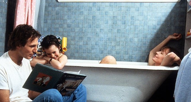 The Good Mother - Do filme - Liam Neeson, Asia Vieira, Diane Keaton