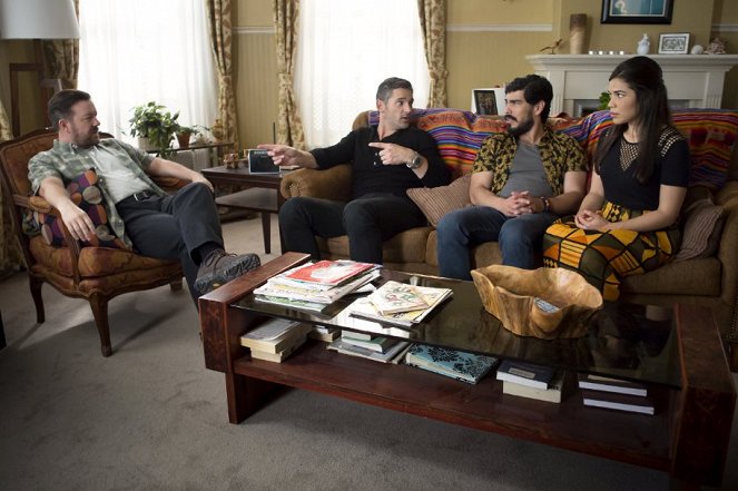 Special Correspondents - Van film - Ricky Gervais, Eric Bana, Raúl Castillo, America Ferrera