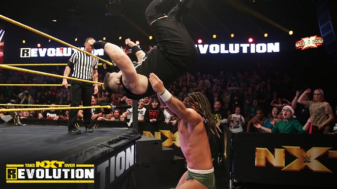 NXT TakeOver: R Evolution - Fotosky