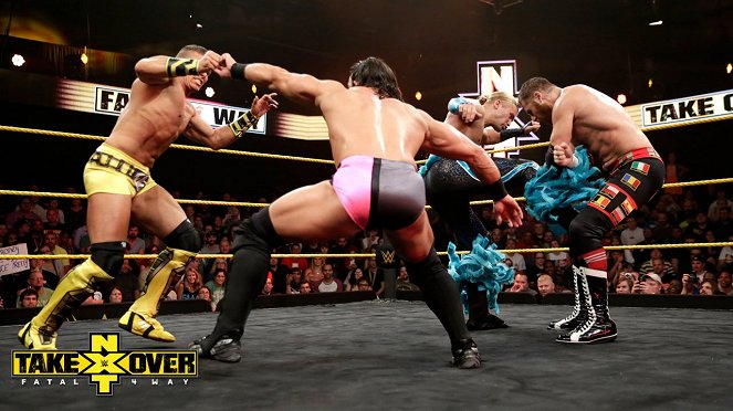 NXT TakeOver: Fatal 4-Way - Cartões lobby