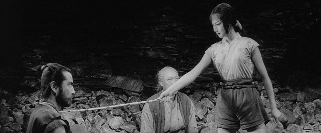 Rejtett erőd - Filmfotók - Toshirō Mifune, Misa Uehara