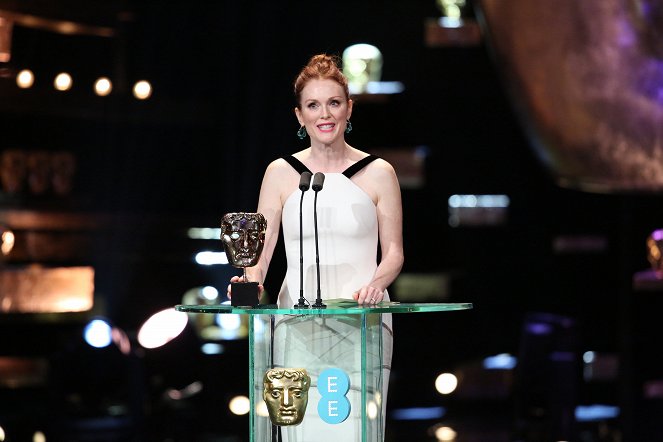 The EE British Academy Film Awards 2016 - Van film - Julianne Moore