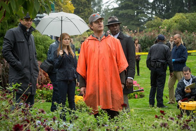 Backstrom - Love Is a Rose and You Better Not Pick It - Photos - Genevieve Angelson, Rainn Wilson, Dennis Haysbert