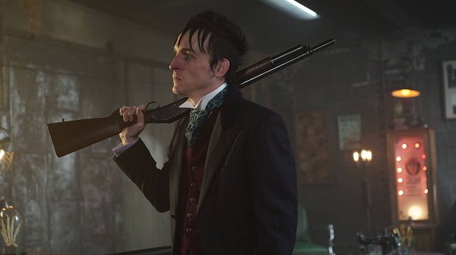 Gotham - Season 2 - Worse Than a Crime - Photos - Robin Lord Taylor