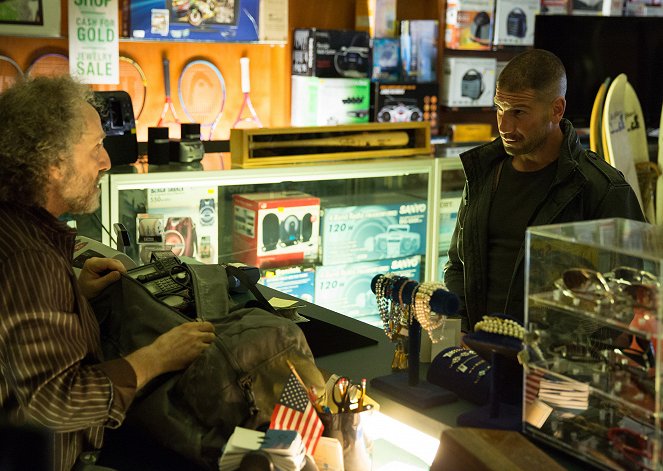 Daredevil - Season 2 - Dogs to a Gunfight - Photos - Jon Bernthal