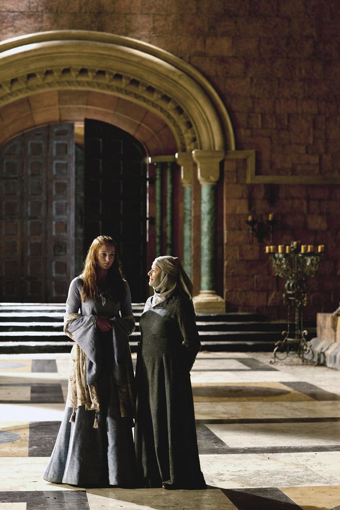 Game of Thrones - The Wolf and the Lion - Photos - Sophie Turner, Susan Brown