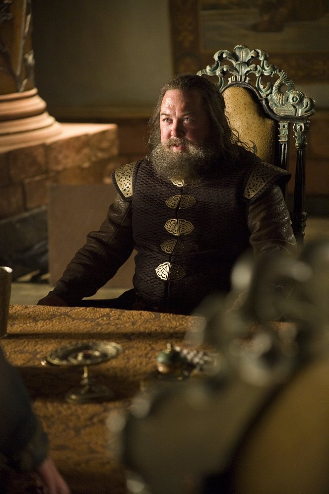 Game of Thrones - Season 1 - The Wolf and the Lion - Photos - Mark Addy