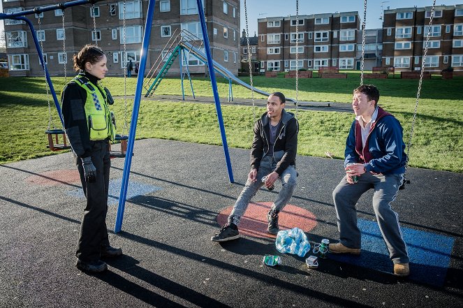 Happy Valley - Season 1 - Episode 1 - Photos - Sophie Rundle