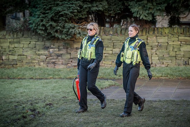 Happy Valley - Episode 1 - Z filmu - Sarah Lancashire, Sophie Rundle