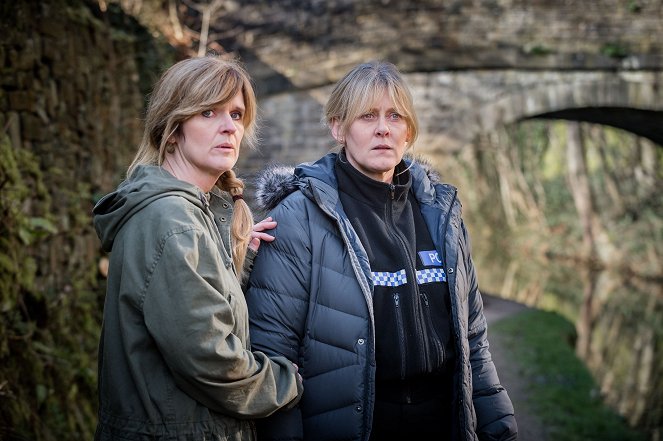 Happy Valley - Season 1 - Episode 6 - Photos - Siobhan Finneran, Craig Thomas Lambert