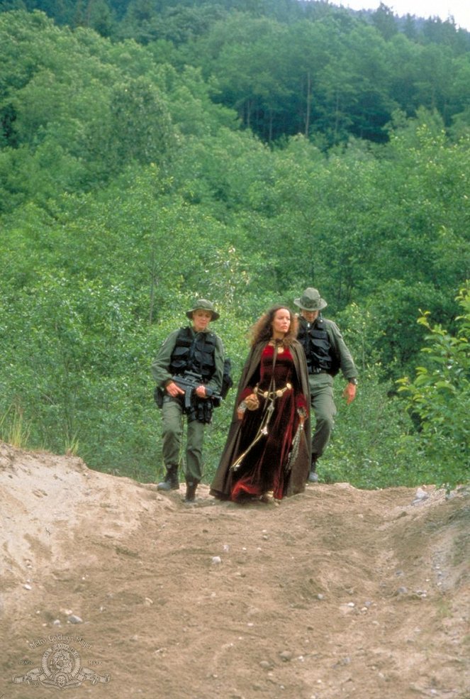 Stargate Kommando SG-1 - Season 1 - Im Reich des Donnergottes - Filmfotos - Amanda Tapping, Galyn Görg