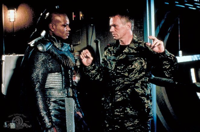 Stargate SG-1 - Season 1 - There But for the Grace of God - Photos - Christopher Judge, Richard Dean Anderson