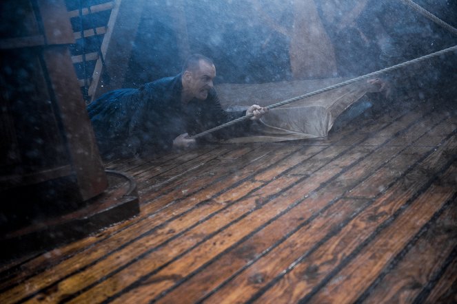 Black Sails - Season 3 - Der Sturm - Filmfotos - Toby Stephens