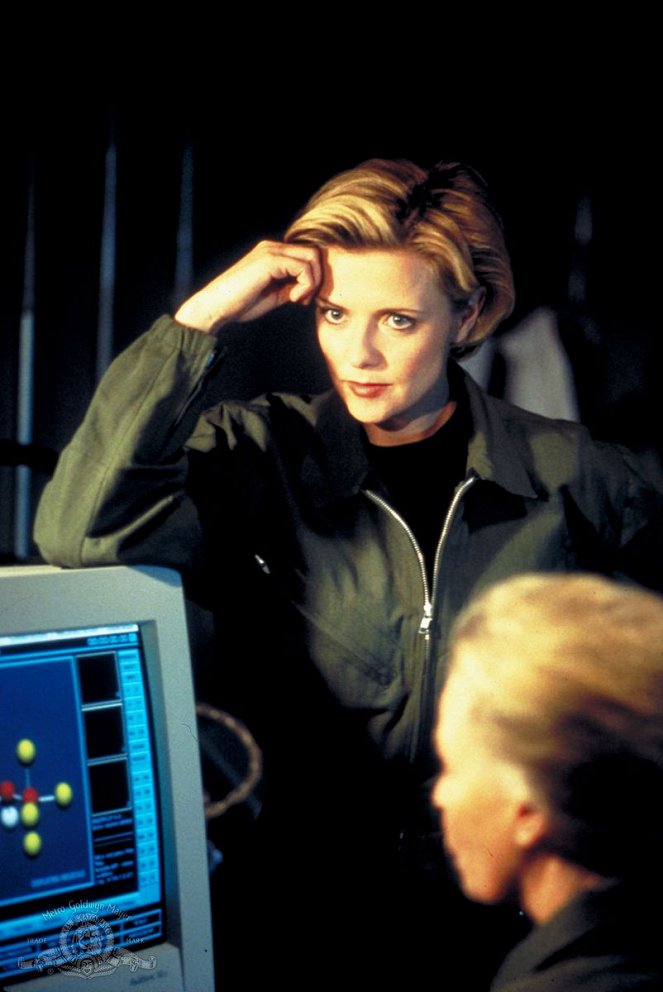 Stargate SG-1 - Prisoners - Photos - Amanda Tapping