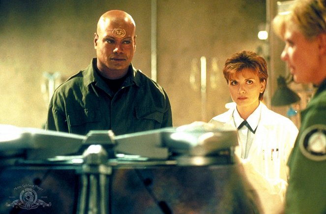 Stargate SG-1 - Season 2 - Holiday - Photos - Christopher Judge, Teryl Rothery