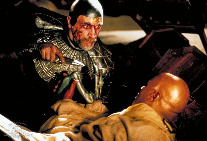 Stargate Kommando SG-1 - Season 3 - Die Höhle des Löwen - Teil 2 - Filmfotos - Tony Amendola
