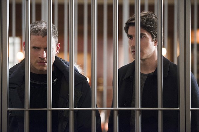 Legends of Tomorrow - Pilot, Part 2 - Photos - Wentworth Miller, Brandon Routh