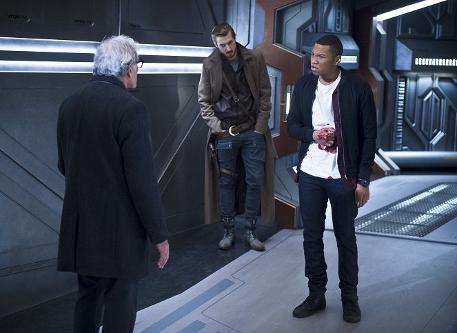 DC's Legends of Tomorrow - Guerres froides - Film - Arthur Darvill, Franz Drameh