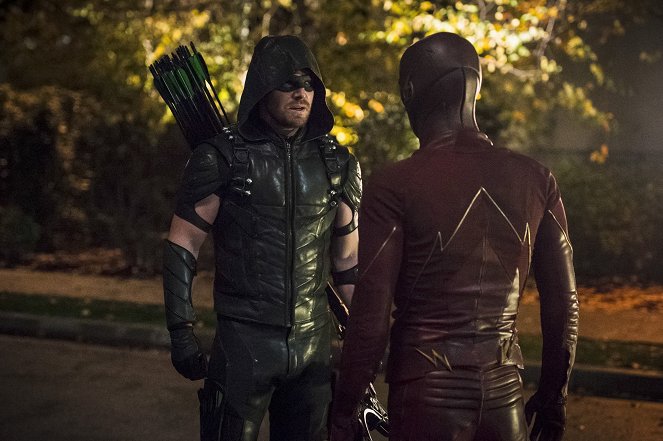 The Flash - Legends of Today - Photos - Stephen Amell
