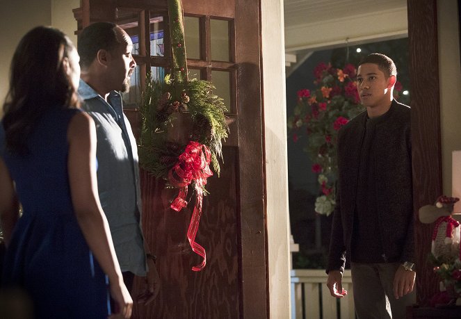 The Flash - Running to Stand Still - Photos - Jesse L. Martin, Keiynan Lonsdale