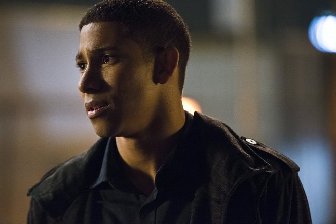 The Flash - Potential Energy - Photos - Keiynan Lonsdale