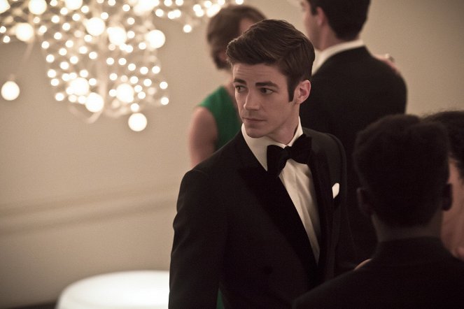The Flash - Potential Energy - Photos - Grant Gustin