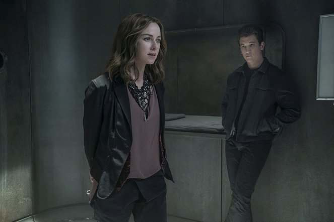 The Divergent Series: Allegiant - Photos - Naomi Watts, Miles Teller