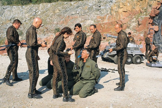 Stargate SG-1 - Season 3 - New Ground - Photos - Richard Dean Anderson