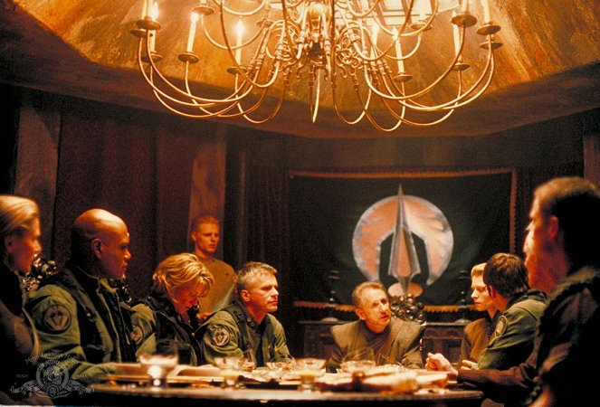 Stargate SG-1 - Season 4 - The Other Side - Photos - Christopher Judge, Amanda Tapping, Richard Dean Anderson, Rene Auberjonois, Anne Marie DeLuise