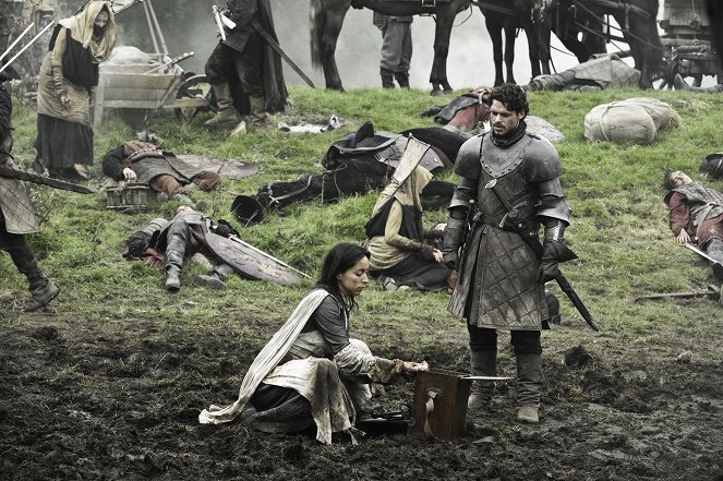 Game of Thrones - Season 2 - Garden of Bones - Photos - Oona Chaplin, Richard Madden