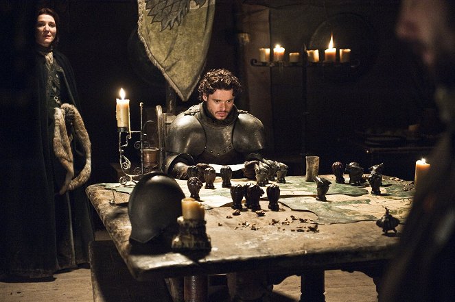 Game of Thrones - Season 2 - The Old Gods and the New - Photos - Michelle Fairley, Richard Madden