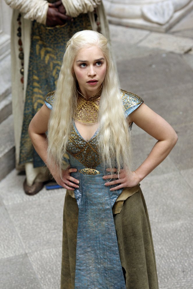 Game of Thrones - Season 2 - The Old Gods and the New - Photos - Emilia Clarke