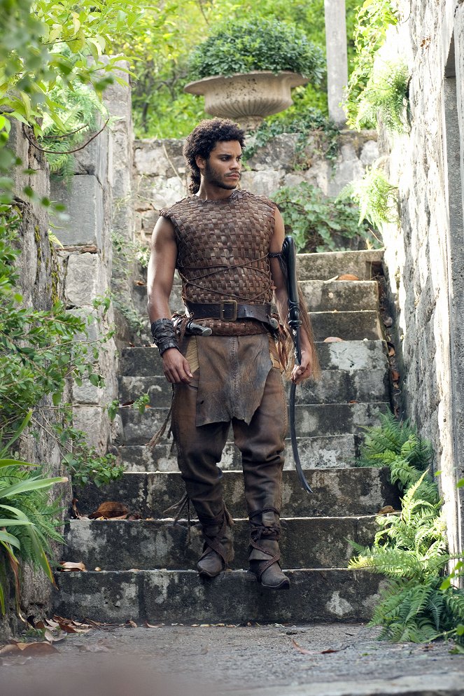 Game of Thrones - Season 2 - The Old Gods and the New - Photos - Steven Cole