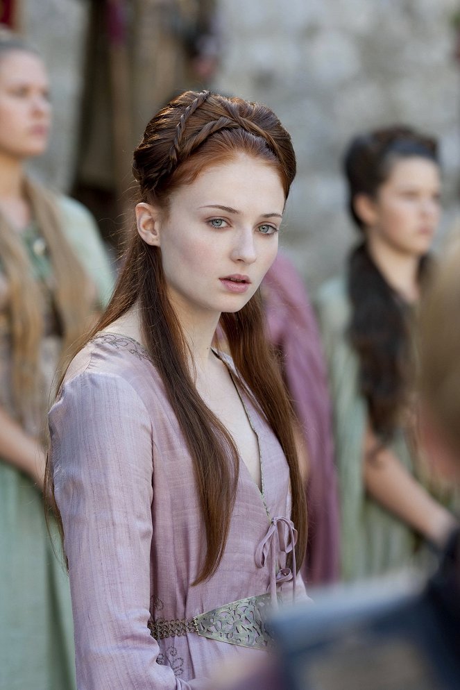Game of Thrones - Season 2 - The Old Gods and the New - Photos - Sophie Turner