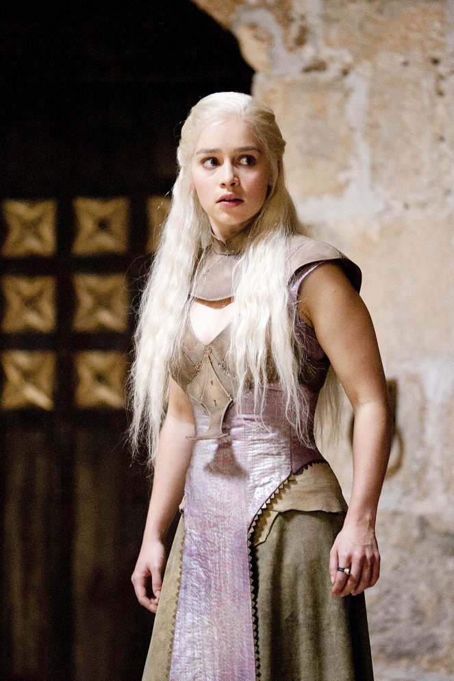 Game Of Thrones - Season 2 - Valar Morghulis - Filmfotos - Emilia Clarke