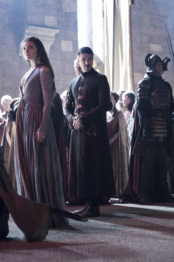 Game Of Thrones - Season 2 - Valar Morghulis - Filmfotos - Natalie Dormer, Aidan Gillen