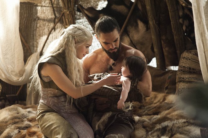 Game of Thrones - Season 2 - Valar Morghulis - Photos - Emilia Clarke, Jason Momoa