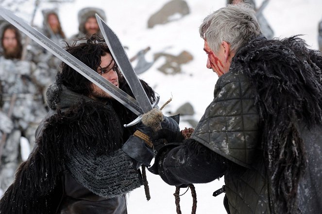 Game of Thrones - Season 2 - Valar Morghulis - Photos - Kit Harington, Simon Armstrong