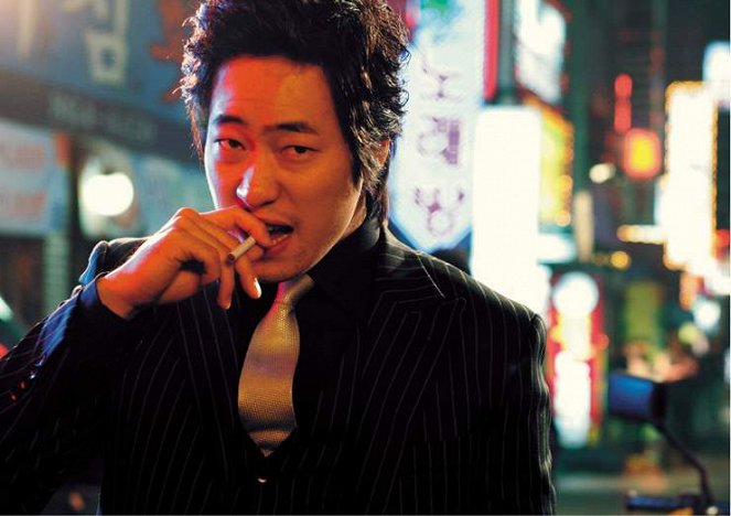 Véres nyakkendő - Filmfotók - Seung-bum Ryoo