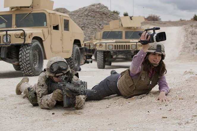 Whiskey Tango Foxtrot - Van film - Evan Jonigkeit, Tina Fey