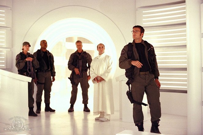 Csillagkapu - Felperzselt föld - Filmfotók - Amanda Tapping, Christopher Judge, Richard Dean Anderson, Brian Markinson, Michael Shanks