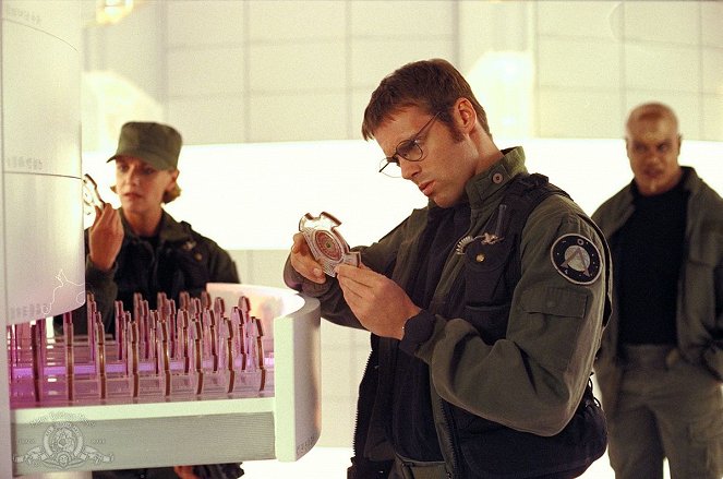 Stargate SG-1 - Season 4 - Scorched Earth - Photos - Amanda Tapping, Michael Shanks, Christopher Judge