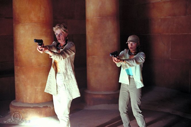 Stargate SG-1 - The Curse - De la película - Amanda Tapping, Teryl Rothery