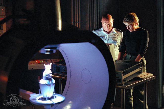 Stargate SG-1 - The Curse - Photos - Don S. Davis, Amanda Tapping