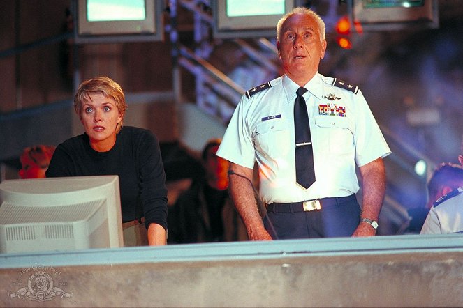 Stargate Kommando SG-1 - Kettenreaktion - Filmfotos - Amanda Tapping, Lawrence Dane
